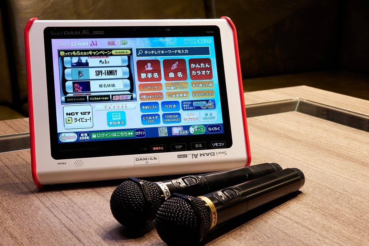 カラオケ完備のお部屋をご用意しました。女子だけで思いっきり盛り上がろう！